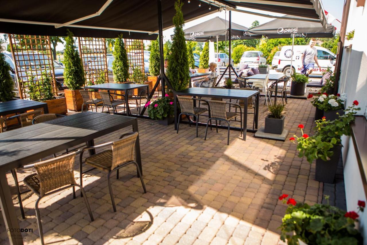 Bed and Breakfast Gosciniec Zacisze I Blisko A2 Dabie-Uniejow I Restauracja Exterior foto