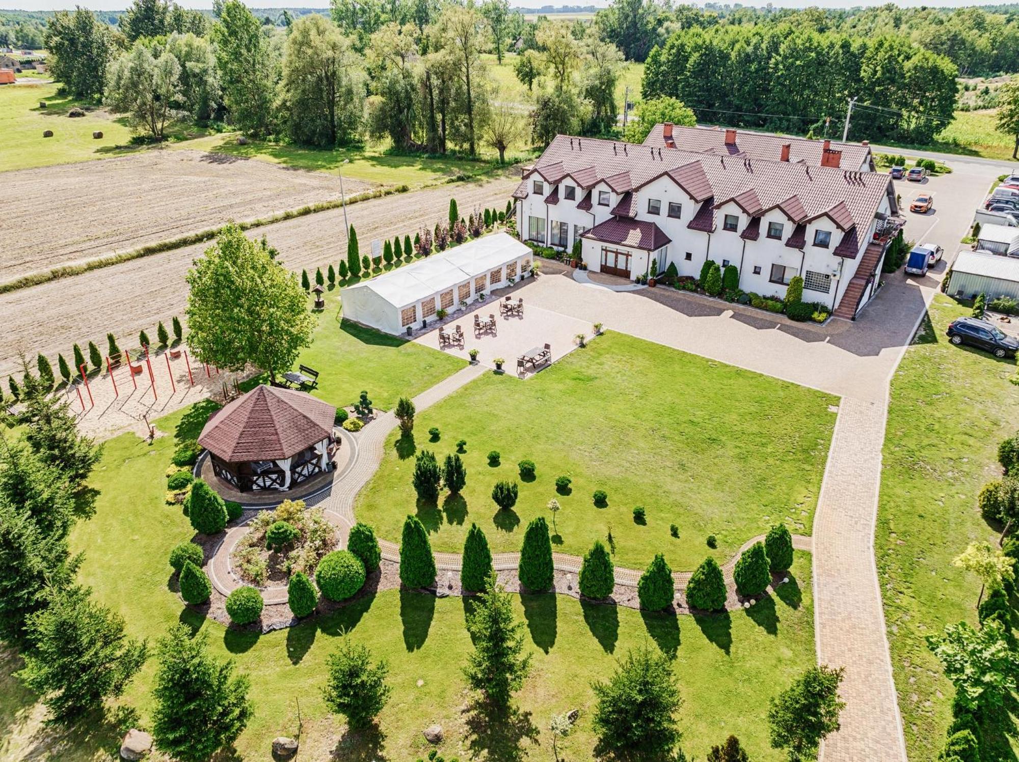 Bed and Breakfast Gosciniec Zacisze I Blisko A2 Dabie-Uniejow I Restauracja Exterior foto