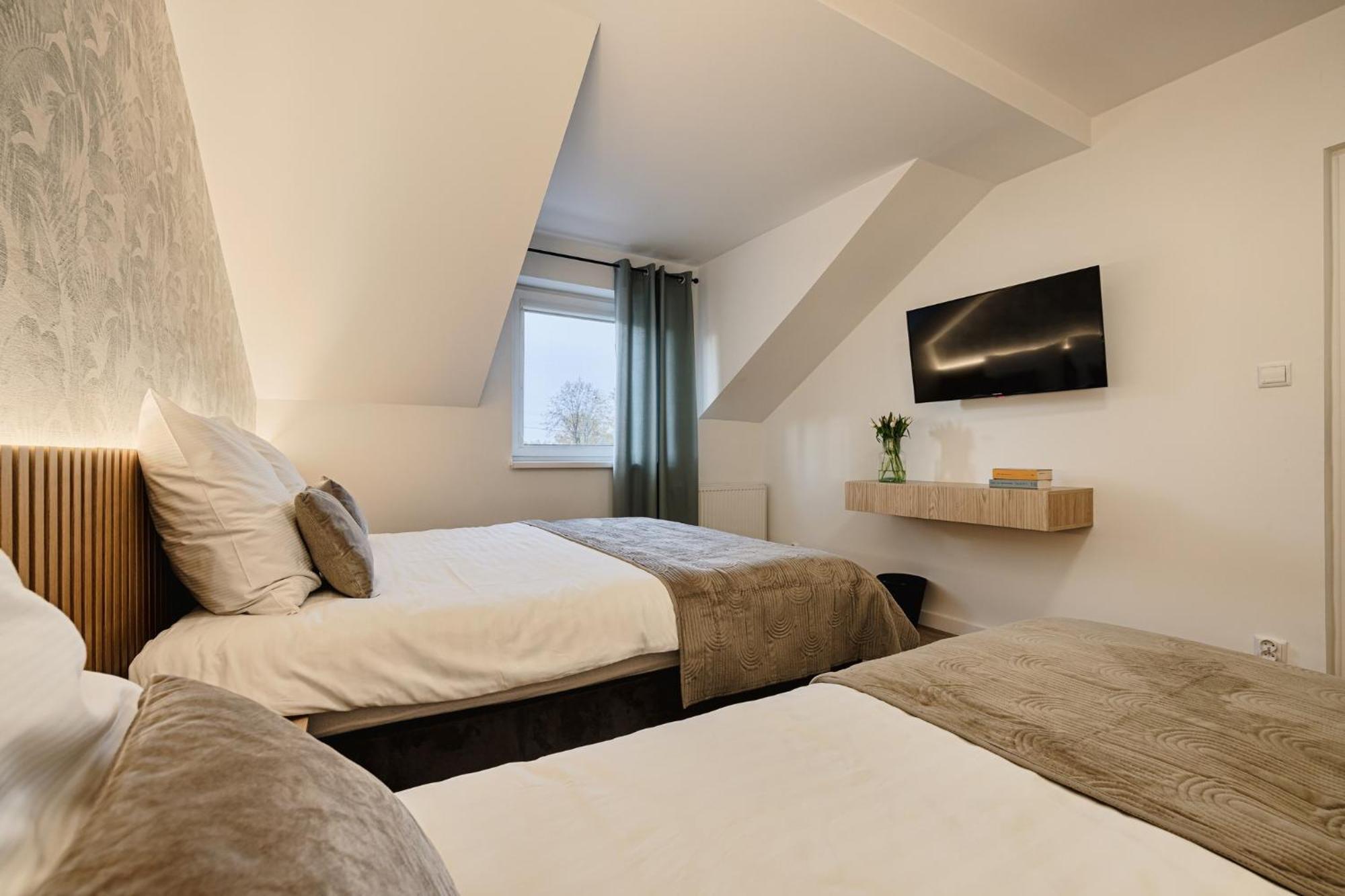 Bed and Breakfast Gosciniec Zacisze I Blisko A2 Dabie-Uniejow I Restauracja Exterior foto