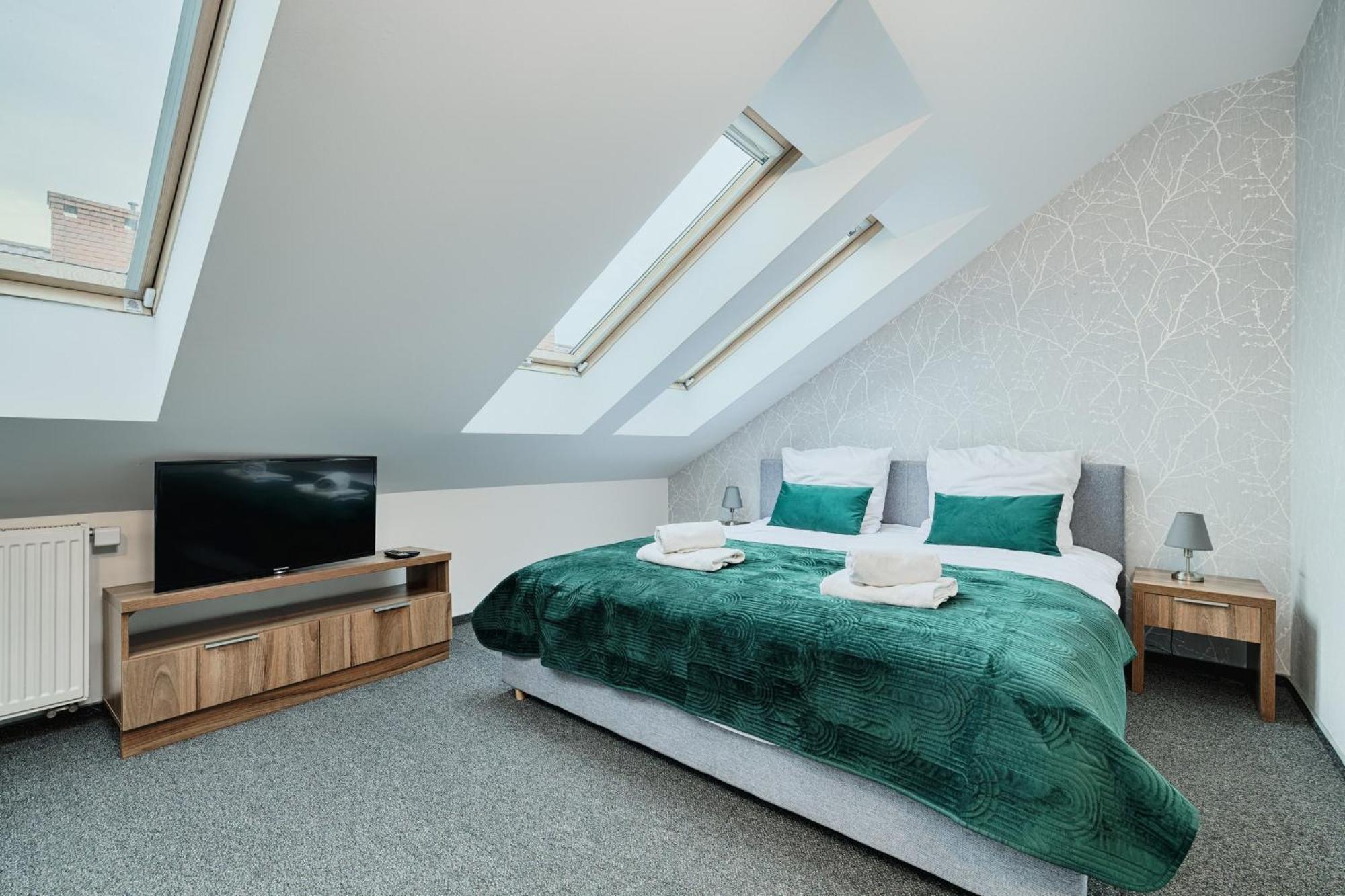 Bed and Breakfast Gosciniec Zacisze I Blisko A2 Dabie-Uniejow I Restauracja Exterior foto